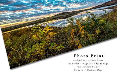 Ландшафта снимка Печат (без рамка) Изображение на Живописния небето над езерото по залез слънце късно вечер в планината Уичита, Great plains