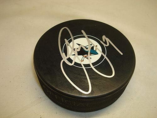 Дайниус Зубрус подписа хокей шайба Сан Хосе Шаркс с автограф 1A - за Миене на НХЛ с автограф